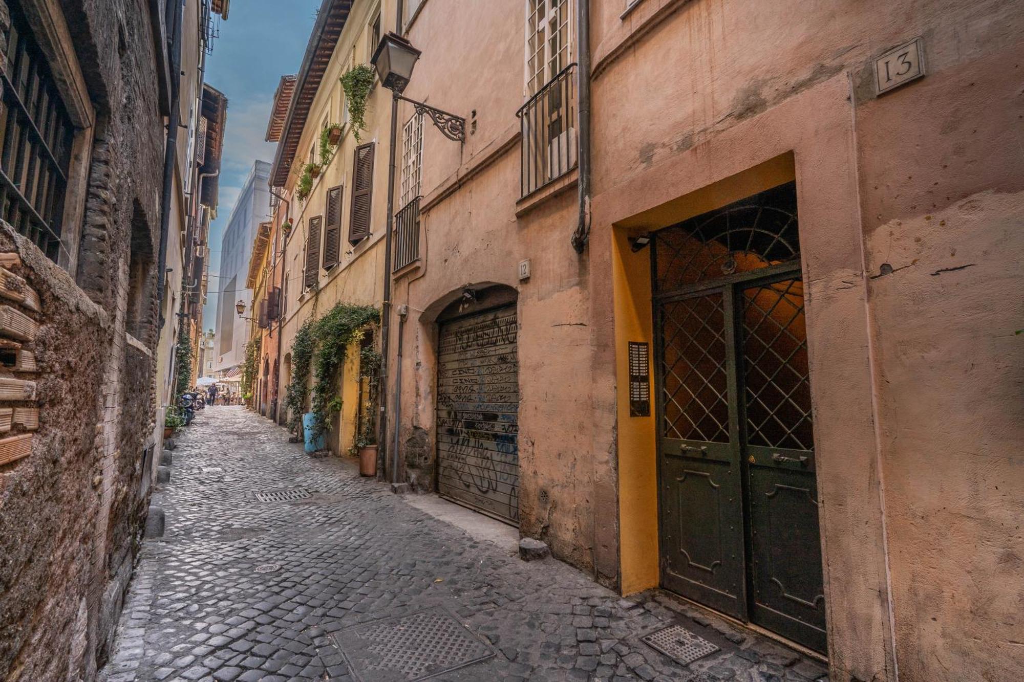 Domus Piazza Farnese Roma